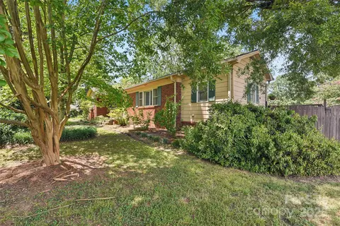 419 Plaza Dr, Harrisburg, NC 28075