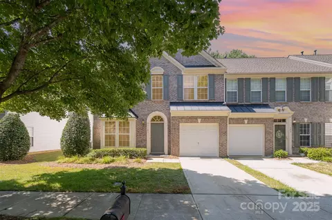 141 Cypress Landing Dr, Mooresville, NC 28117