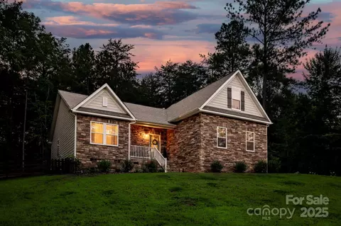 1367 Ron Whicker Dr, Catawba, NC 28609