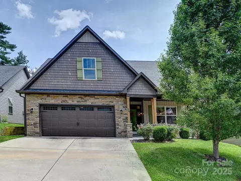 56 Brown St, Weaverville, NC 28787