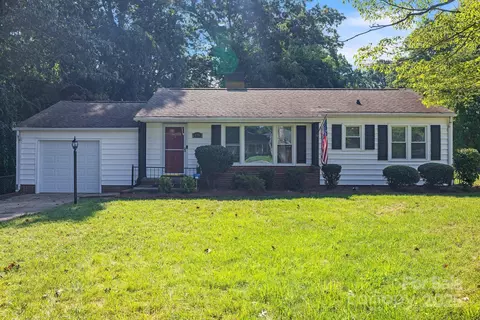 878 Henkel Rd, Statesville, NC 28677