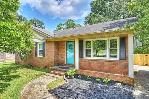 3912 Litchfield Rd, Charlotte, NC 28211