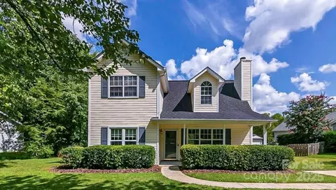 7907 Glencannon Dr, Charlotte, NC 28227