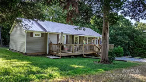 6554 Gw Carson Rd, Hickory, NC 28602