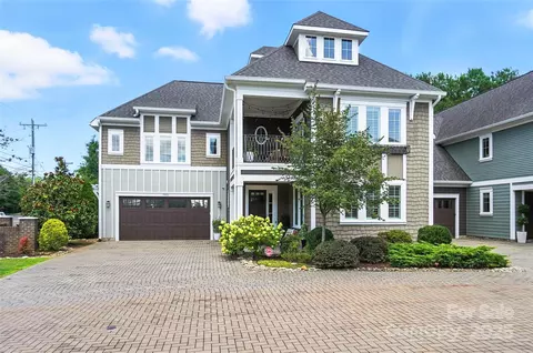 7903 Rea View Ct, Charlotte, NC 28226