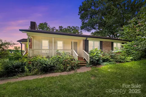 8321 Starnes Randall Rd, Charlotte, NC 28215