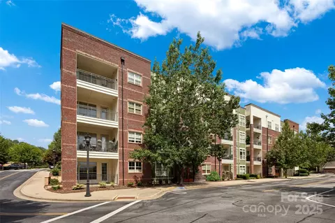 5 Farleigh 208 St #208, Asheville, NC 28803