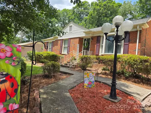Exterior - 415 E Poplar St, Stanley, NC 28164 photo 2 of 6