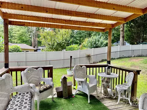 Exterior - 415 E Poplar St, Stanley, NC 28164 photo 3 of 6