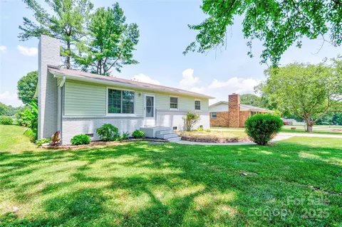 409 E Tennessee Ave, Bessemer City, NC 28016