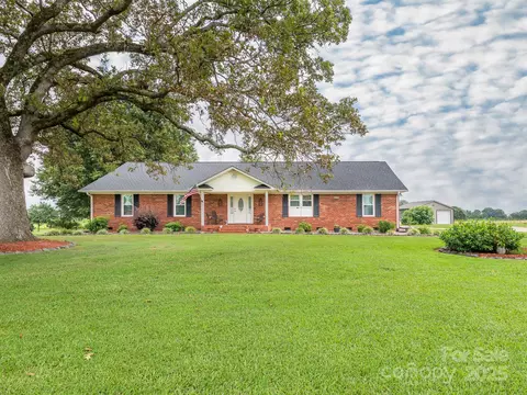 1061 Old Peachland Rd, Marshville, NC 28103