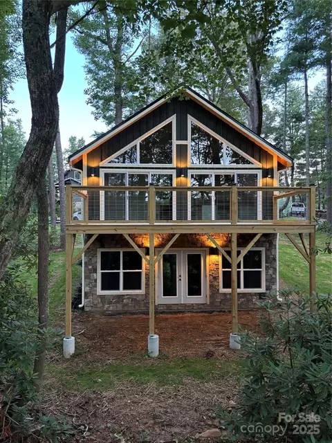 5 S Bear View Dr, Hendersonville, NC 28792