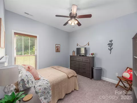 Bedroom - 337 Split Pine Cv, Clyde, NC 28721 photo 4 of 4