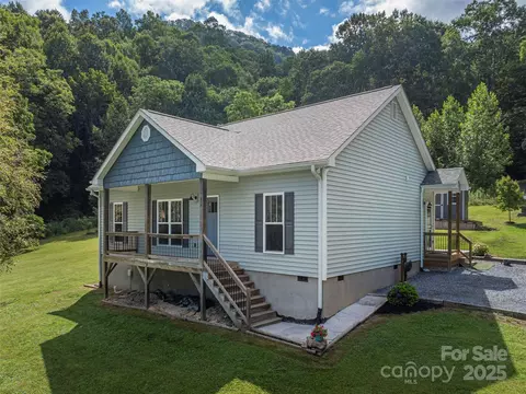 Exterior - 337 Split Pine Cv, Clyde, NC 28721 photo 2 of 6