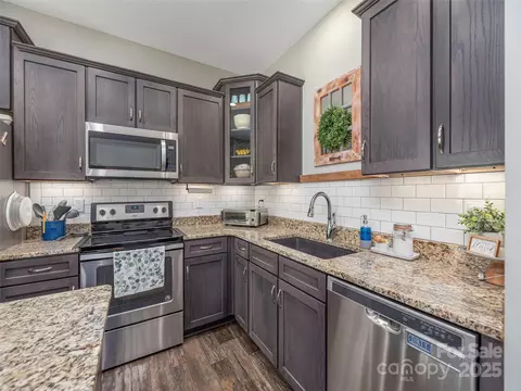 Kitchen - 337 Split Pine Cv, Clyde, NC 28721 photo 2 of 2