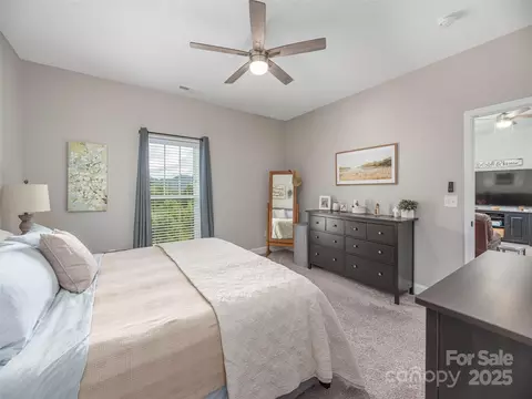 Bedroom - 337 Split Pine Cv, Clyde, NC 28721 photo 2 of 4