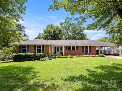 403 Pole Creasman Rd, Asheville, NC 28806