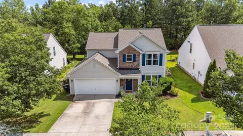 128 Amber Woods Dr, Fort Mill, SC 29708