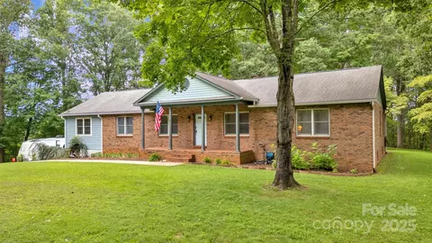 42 Captains Dr, Candler, NC 28715