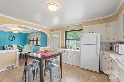 Kitchen - 1513 S Ridge Ave, Kannapolis, NC 28083 photo 3 of 4