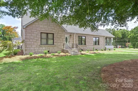 1513 S Ridge Ave, Kannapolis, NC 28083
