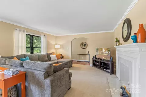 Living - 1513 S Ridge Ave, Kannapolis, NC 28083 photo 2 of 4
