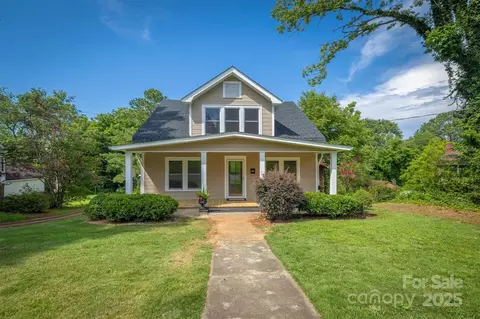 110 Patton St, Morganton, NC 28655