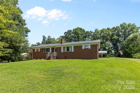 5949 Old Thompson Rd, Norwood, NC 28128
