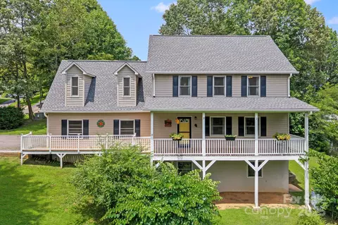 1 Countryside Ln, Asheville, NC 28804
