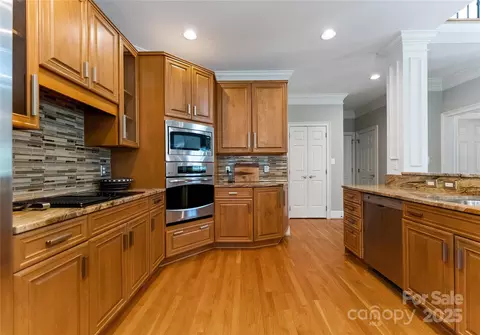 18901 Riverwind Ln, Davidson, NC 28036 photo 19