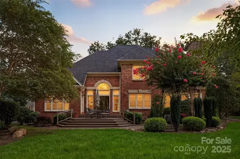 18901 Riverwind Ln, Davidson, NC 28036 photo 2