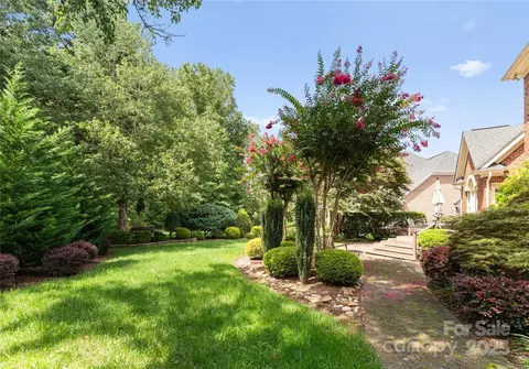 18901 Riverwind Ln, Davidson, NC 28036 photo 3