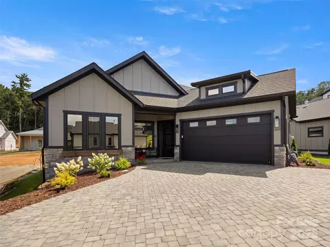329 Avery Trail Dr, Arden, NC 28704