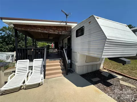 104 Robin Ln, New London, NC 28127
