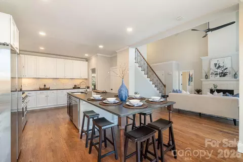 Kitchen - 20105 Chapel Point Ln, Cornelius, NC 28031 photo 2 of 6