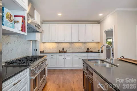 Kitchen - 20105 Chapel Point Ln, Cornelius, NC 28031 photo 6 of 6