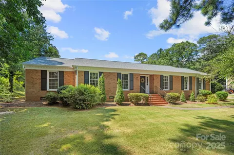 1654 Clarendon Pl, Rock Hill, SC 29732