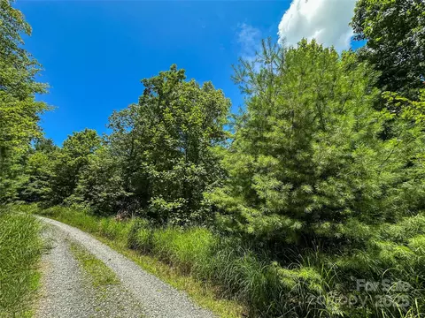 Emma Bri #10 Lane APT 10, Hendersonville, NC 28739