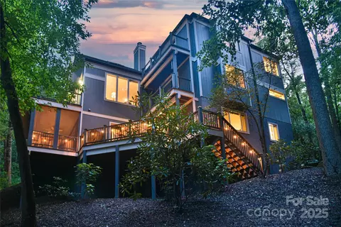 409 N Fork Rd, Black Mountain, NC 28711