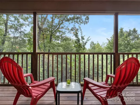 148 Piney Overlook Ln, Saluda, NC 28773