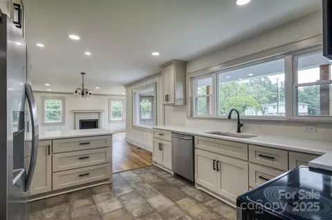 Kitchen - 2775 Snipes St, Morganton, NC 28655 photo 1 of 3