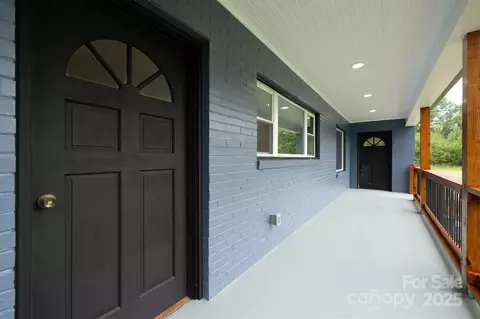 Exterior - 2775 Snipes St, Morganton, NC 28655 photo 2 of 3