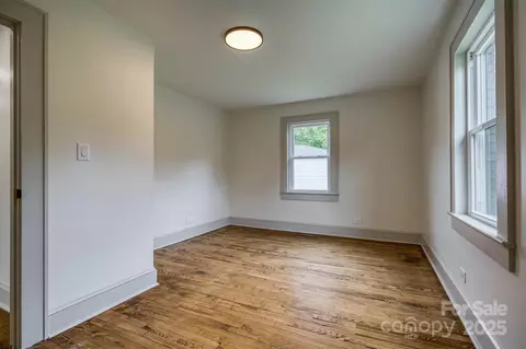 Bedroom - 2775 Snipes St, Morganton, NC 28655 photo 4 of 4