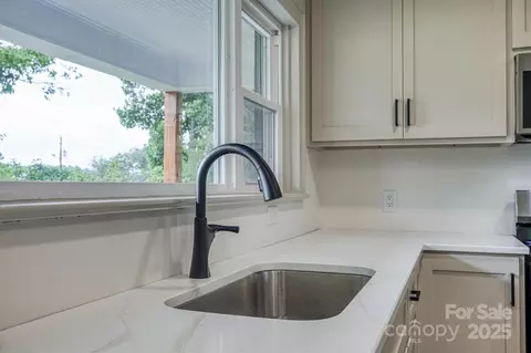 Kitchen - 2775 Snipes St, Morganton, NC 28655 photo 3 of 3