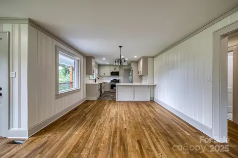 Living - 2775 Snipes St, Morganton, NC 28655 photo 2 of 5