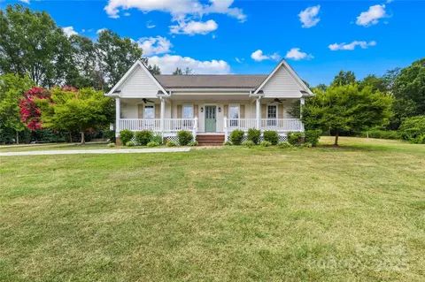 160 Pampas Ln, Mooresville, NC 28117