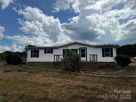 2743 Mccraw Rd, Mooresboro, NC 28114