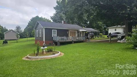 453 Parker Cir, Norwood, NC 28128