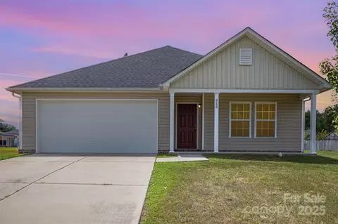 646 Scarlet Leaf Ln, Oakboro, NC 28129