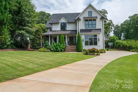 105 Elmore St, Belmont, NC 28012